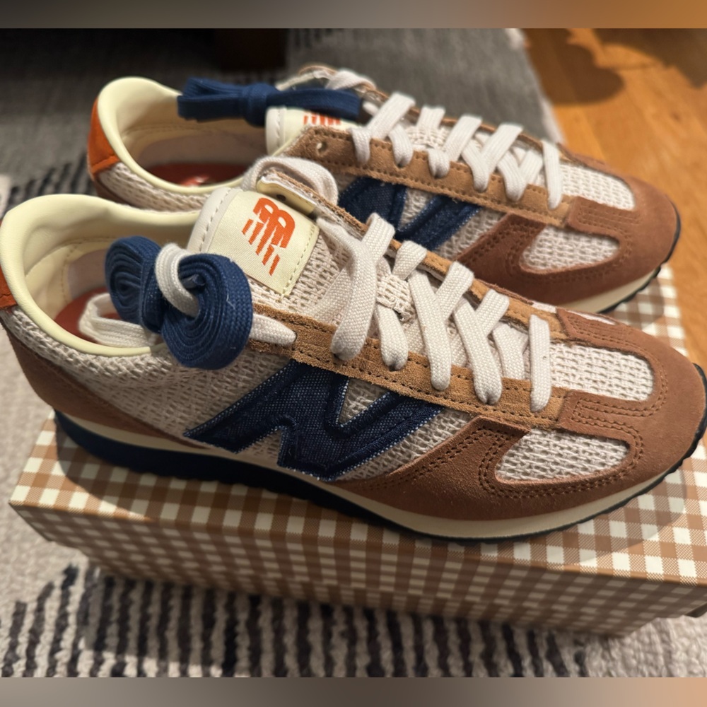 Sezane X New Balance 471 Sneakers - Picture 2 of 2